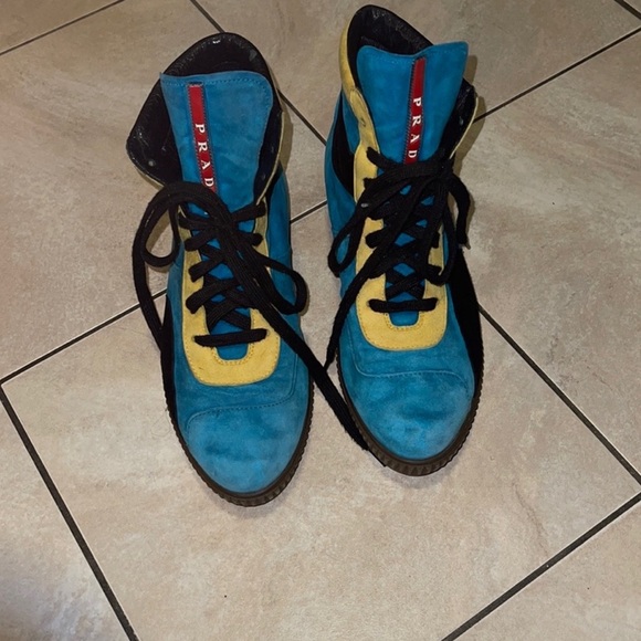 Womens Authentic/Vintage Prada Trainer - Picture 1 of 10